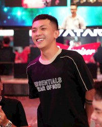 Tân